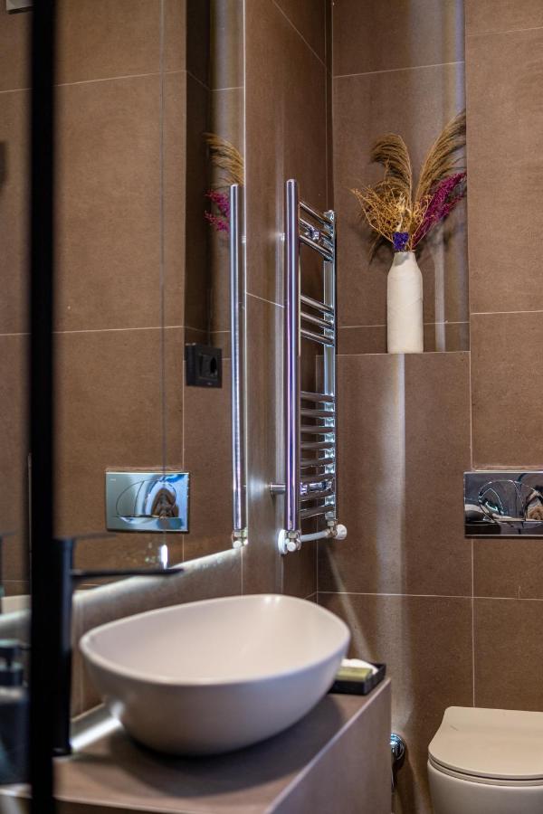 Bloom Suites พริสตีนา ภายนอก รูปภาพ