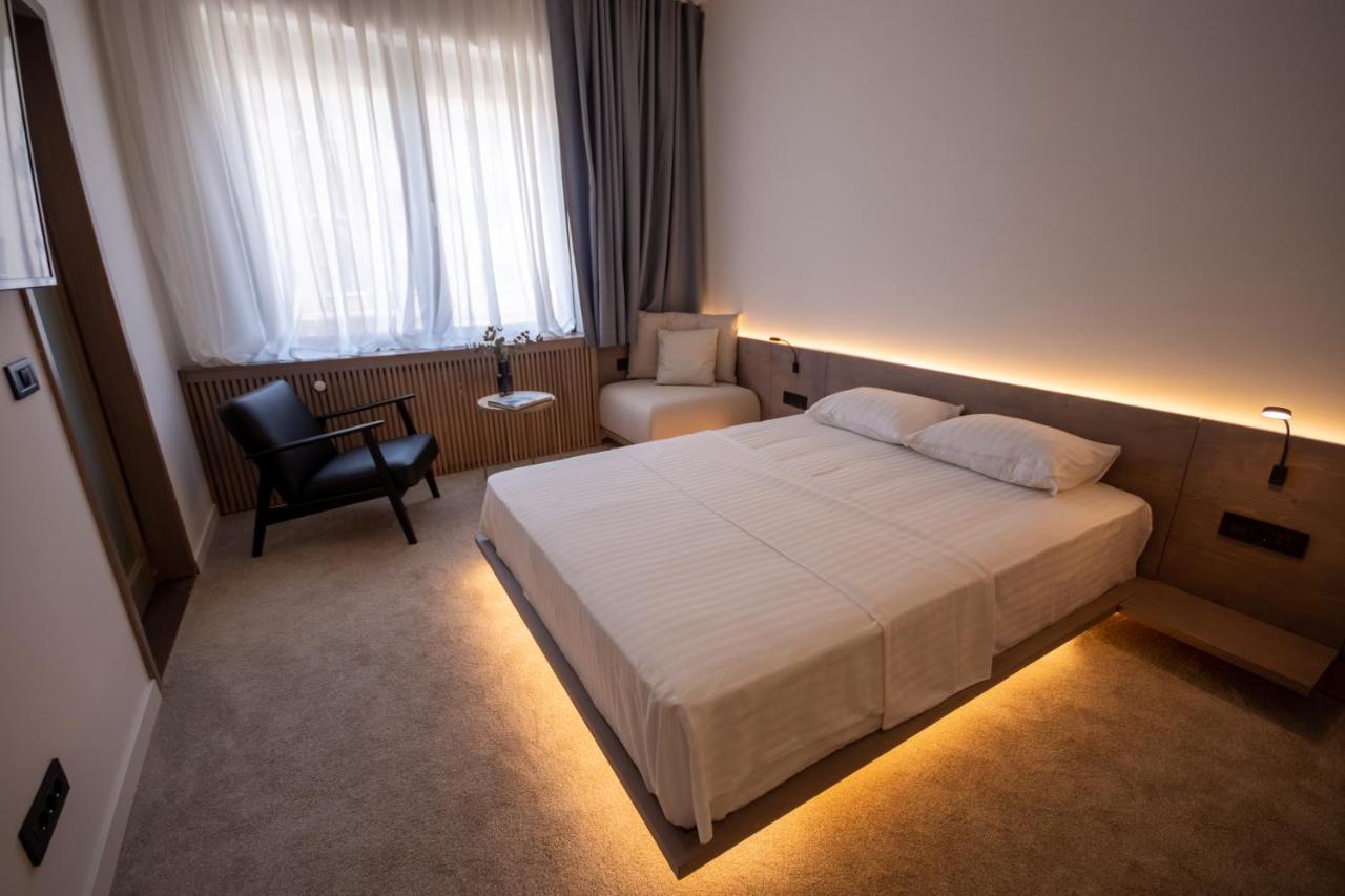 Bloom Suites พริสตีนา ภายนอก รูปภาพ