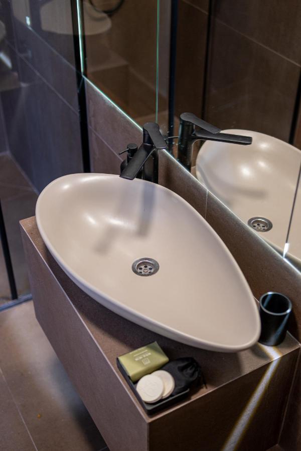 Bloom Suites พริสตีนา ภายนอก รูปภาพ